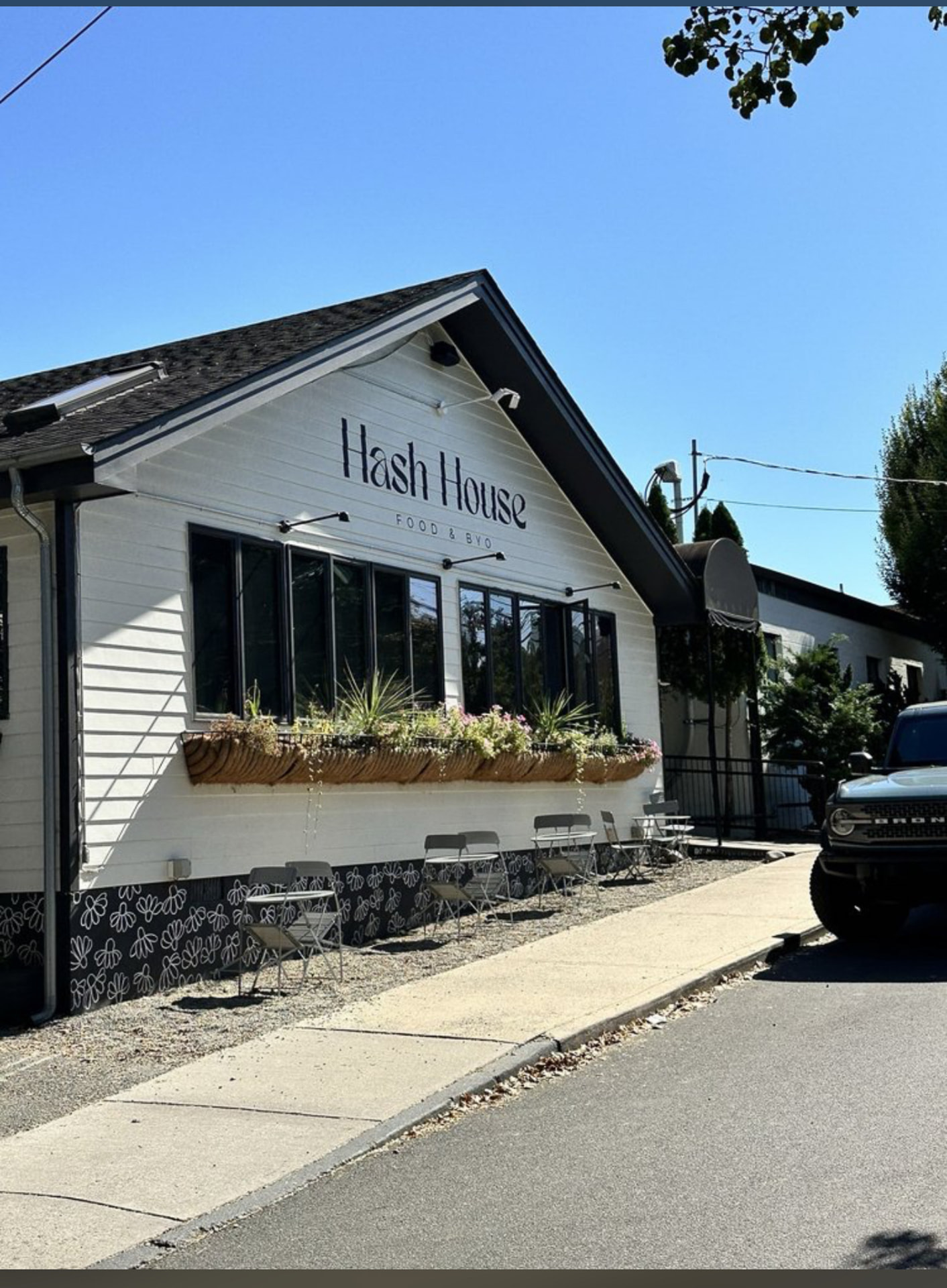 The Hash House storefront on North Union Street in Lambertville on a sunny day